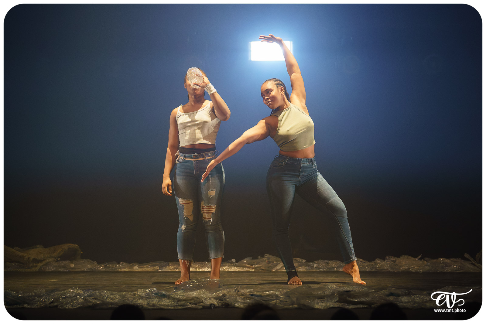 YÉ ! (L'EAU) (CIRCUS BAOBAB)